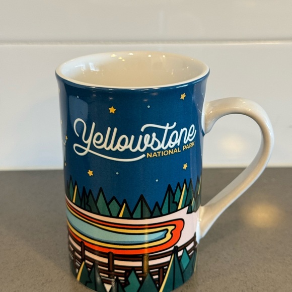 Yellowstone National Park Mug New in box - Picture 3 of 8
